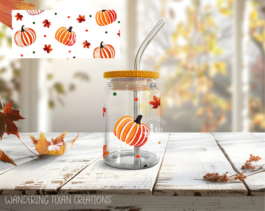  This 3.5 oz mason glass can is adorned with a festive and unique design of fall leaves and harvest pumpkins. 