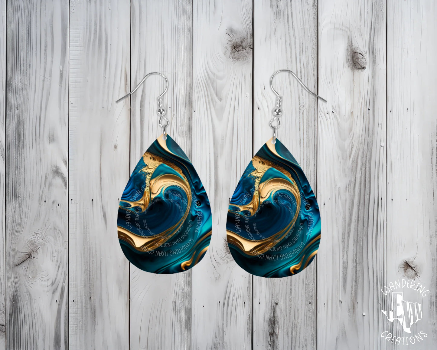 Perfectly teardrop-shaped, these earrings are sure to draw the eye, thanks to their vibrant color, created using a special sublimation process.